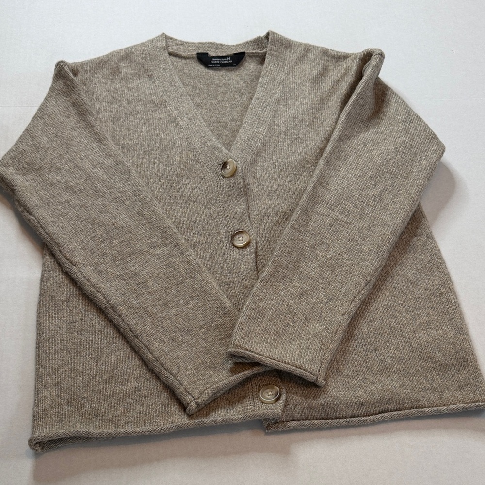 Member’s Mark Soft Knit V-Neck Cardigan – Neutral Heather Beige – XS - Picture 11 of 14